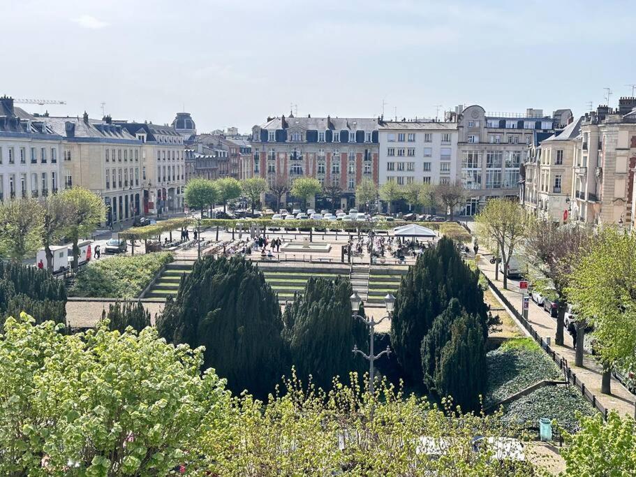 Forum Champagne Grand T2 Climatise Vue Cathedrale Reims Dış mekan fotoğraf